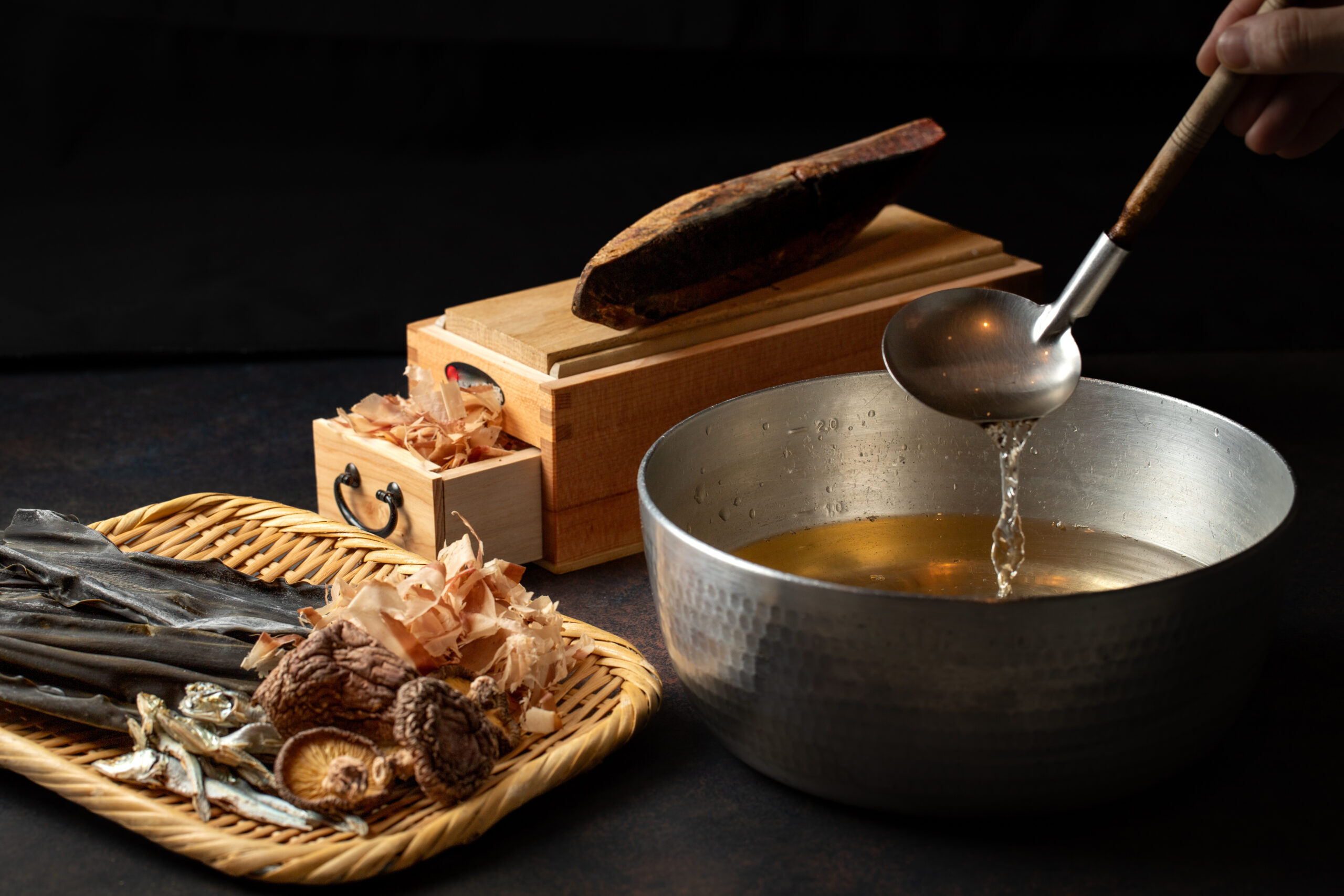 出汁の種類と違い、取り方、使い分けのポイント – 食探(しょくたん)